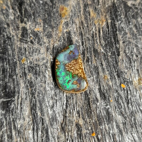 Boulder opal Schmuckstein