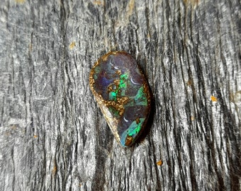 Boulder opal Schmuckstein