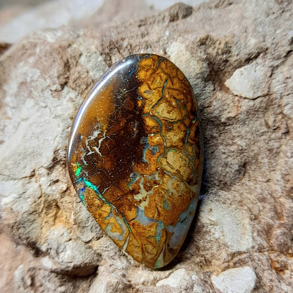 Boulder opal Schmuckstein