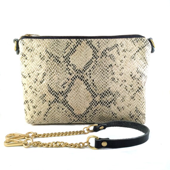 wristlet purse