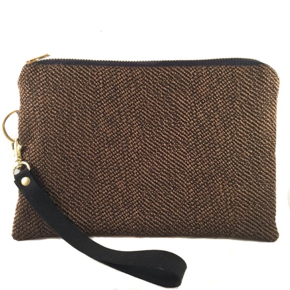 gold wristlet clutch