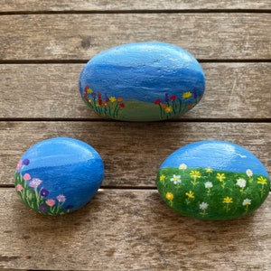 Summer painted stones, floral designs rocks, nature inspaired art, beach painted pebbles ,flowers on stones, sea painted rock, flowers field