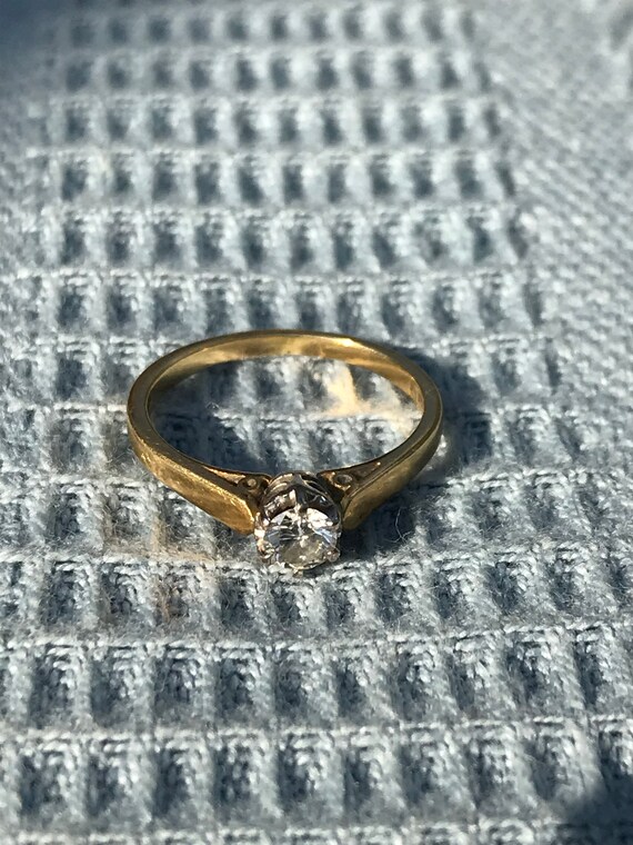 18ct white gold hallmark