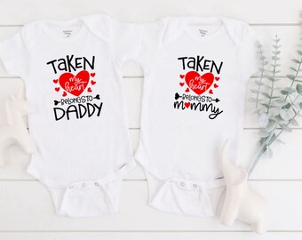 My Heart Belongs to Daddy, Valentines Day Baby Outfit, Valentine Baby Clothes, Daddy's Girl Bodysuit, Baby Coming Home Gift, New Mom Gifts