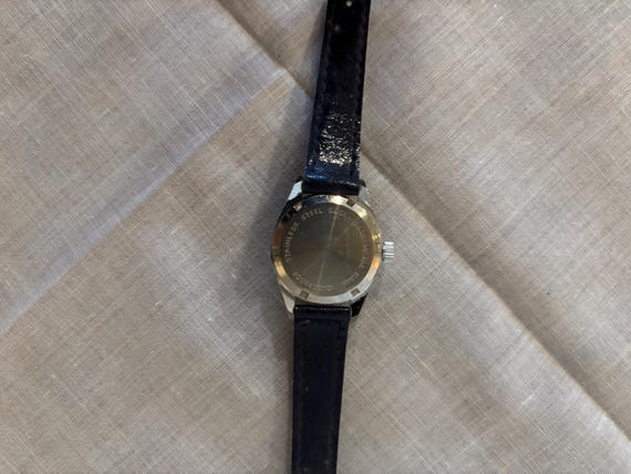 1970s Mickey Mouse Watch - Hong Kong View 5