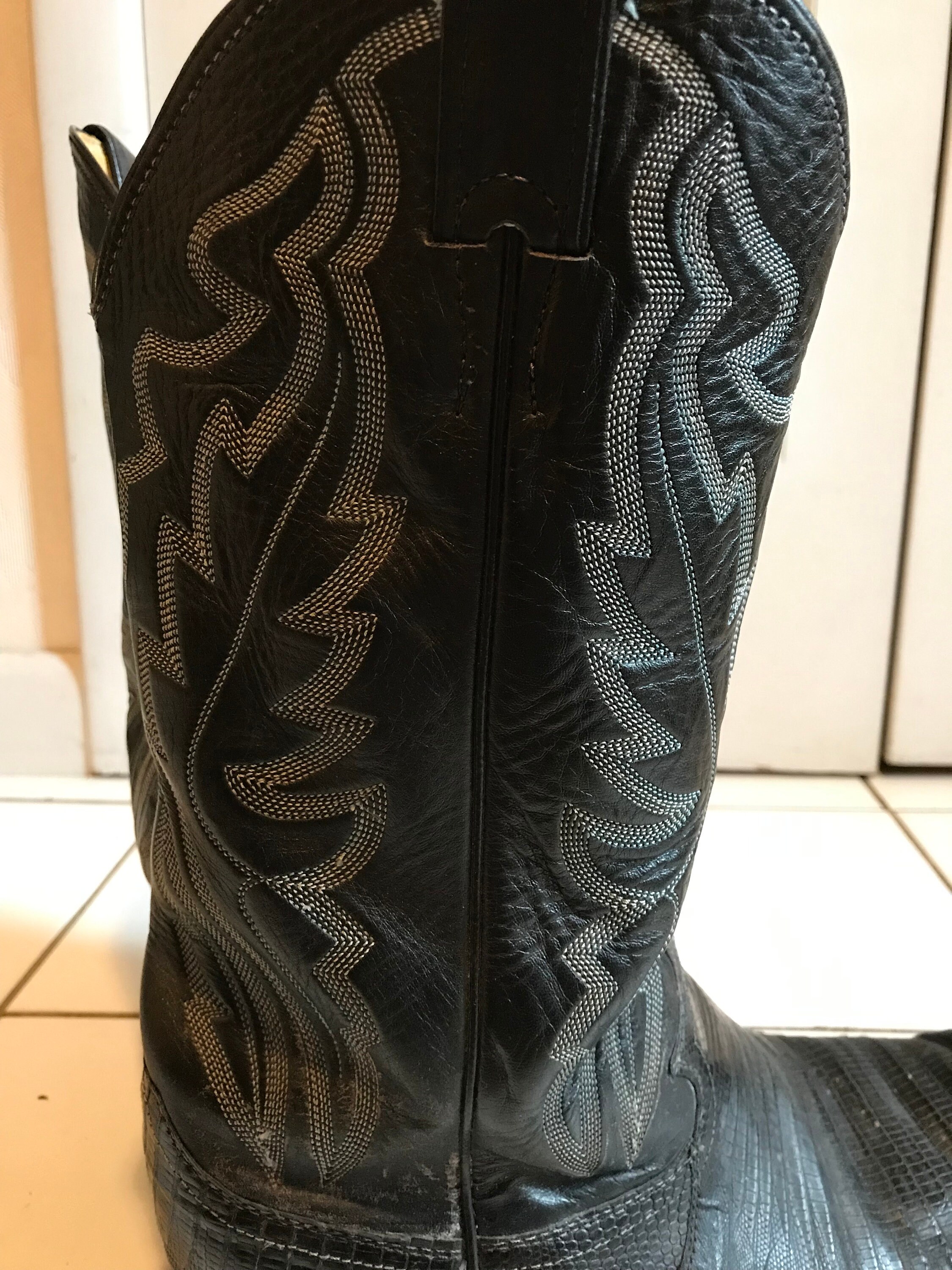 Justin Vtg Boots Black Leather Western Cowboy Boots with White Stitching USA Justin Men main image 3