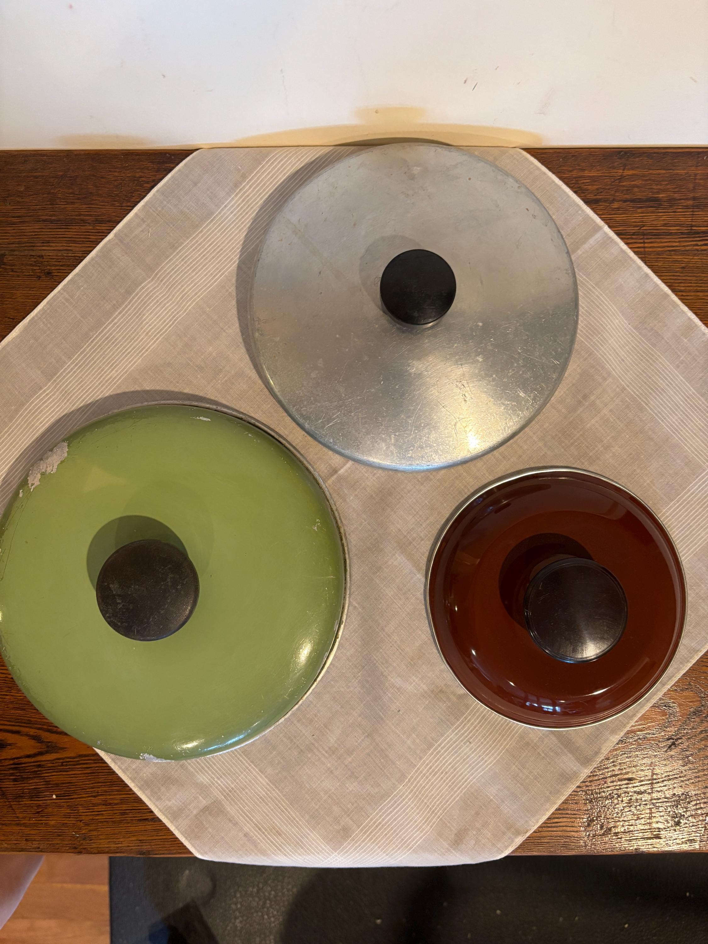 Varias tapas de ollas vintage: elige tu tapa