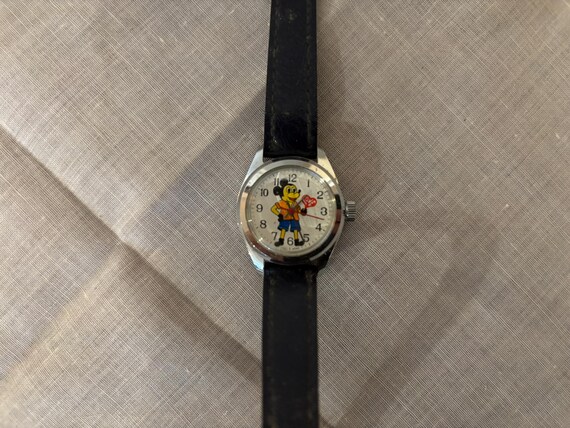 1970s Mickey Mouse Watch - Hong Kong View 3