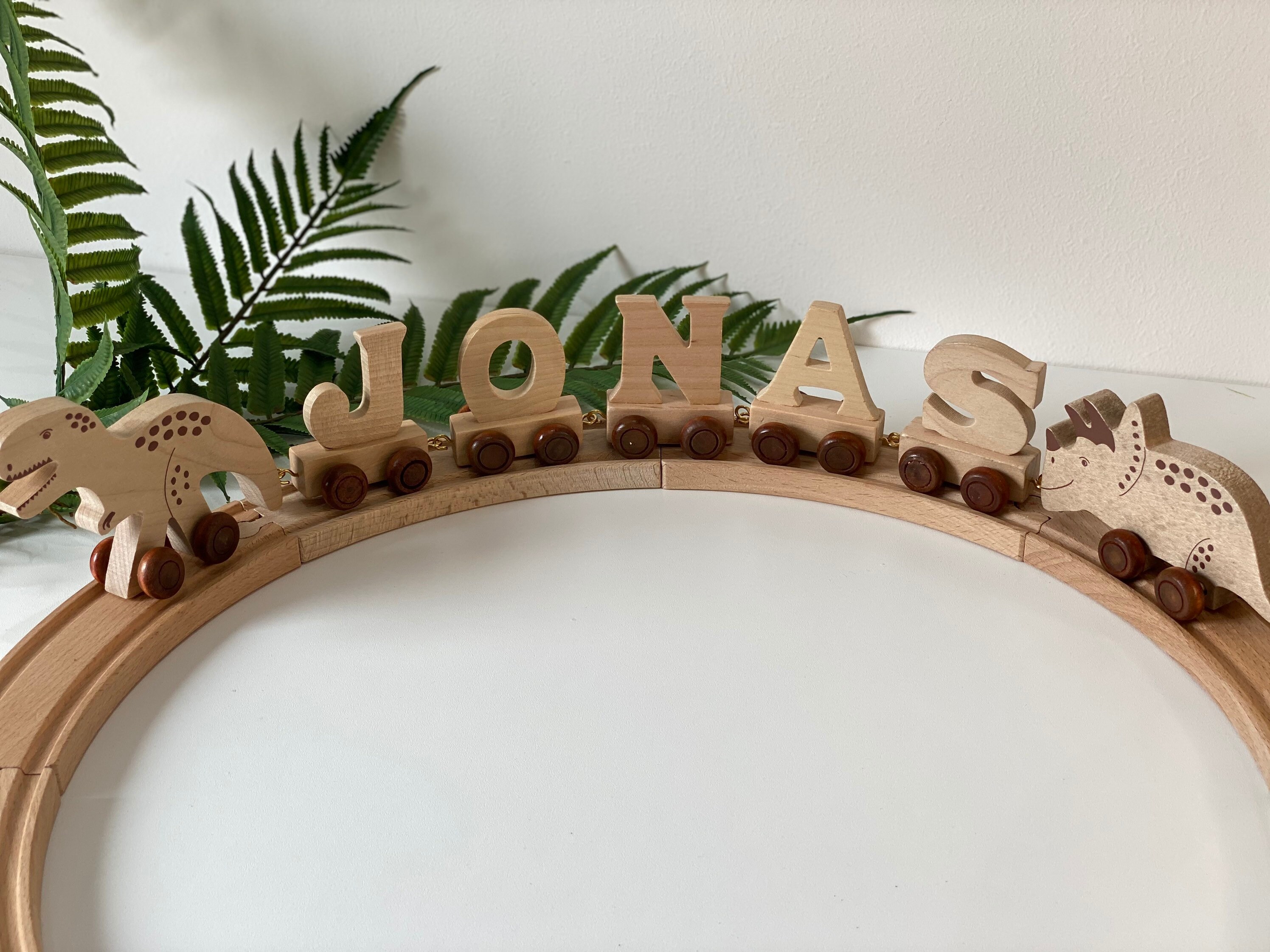 Cadeau de dinosaure. Cadeau de baptême en bois cadeau de nom | Etsy Cadeau de dinosaure. Cadeau de baptême en bois cadeau de nom | Etsy