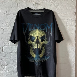 vintage early 2000s black skull and flames shirt