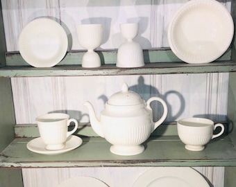 Antique Wedgwood Edme Bowl: Queen's Ware Rams Head Footed Serving