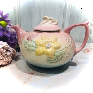 Pink Ombré Yellow Flower Teapot 6 cup size Lovely Vintage Condition USA made Art Deco {0039}