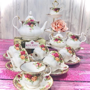 Royal Albert Old Country Roses OPEN STOCK Bread Butter Snack Plate Cup Saucer Covered Sugar Bowl Creamer Teapot Mug Sweet Meat Trinket