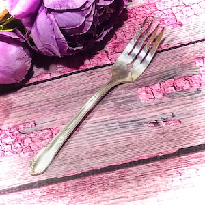 Salad Fork 6&quot; Silverplate Flatware Ivy Pattern A1 Plus Oneida LTD Clover Cutout Center