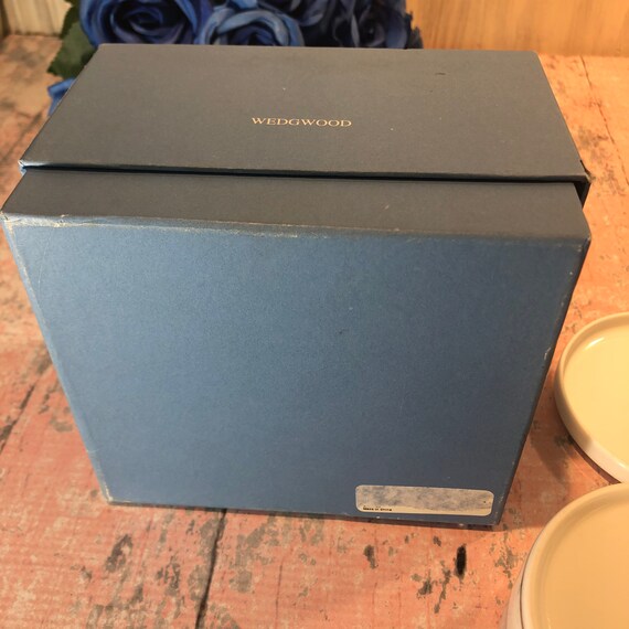 Wedgwood Venice Round Powder Trinket Box 4" Lovel… - image 7