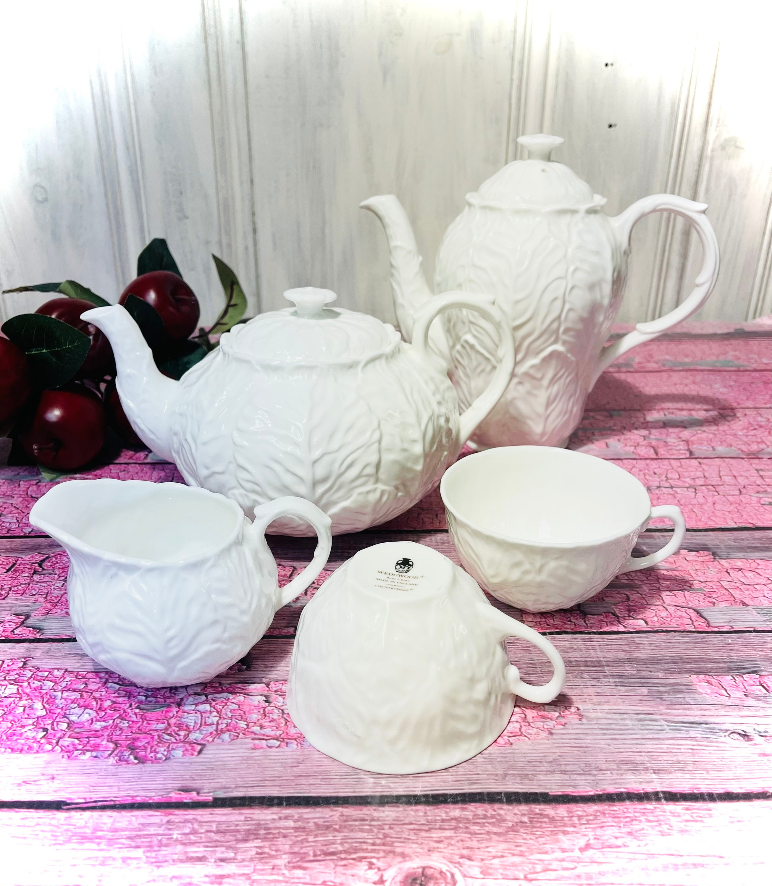 ビンテージウエッチウッドBONEchinaホワイトキャベツ葉模様ティーセット Open STOCK Countryware by Wedgwood Fine Bone China Stark White