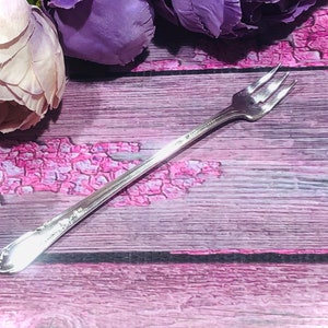 Seafood Fork 6&quot; Silverplate Flatware Ivy Pattern A1 Plus Oneida LTD