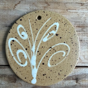 Vintage Maine Kiln Works Studio Pottery Trivet / Wall Hanging - Dan Weaver, Gouldsboro ME (5")