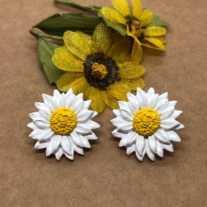 White Daisy Earrings,  Resin filled, Stud Daisy Earrings, Daisy Jewelry, Daisy Earrings, Gift Ideas
