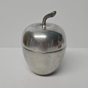 Vintage Woodbury Pewter Apple treasure trinket box