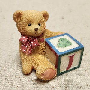Bloque de construcción Oso Enesco con letra J, de Priscilla Hillman. ¡Colección Cherished Teddies!