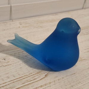 Vintage Blue Interpur Art Glass Bird
