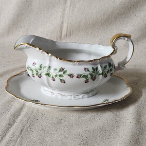 1950&#39;s Vintage Gravy Boat with Attached Underplate - Crafted In Germany / Bavaria