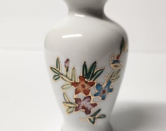 Handpainted 3 1/2" porcelain Vase from China