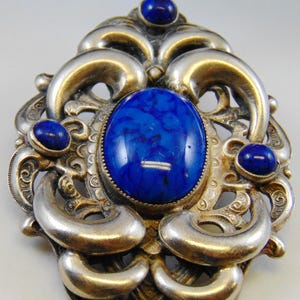Faux Lapis Medallion Style Pendant necklace