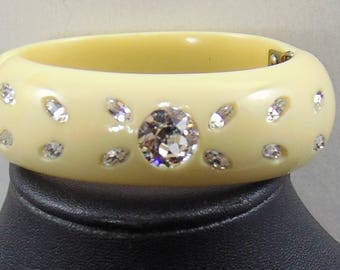 Vintage Thermoplastic Clamper Hinged Bangle Bracelet in Creamy Ivory with Clear Rhinestones