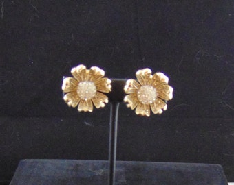 Vintage Signed Crown Trifari © Three Dimensional Clear Rhinestone  Pave Floral Flower  Clip Earrings in Goldtone