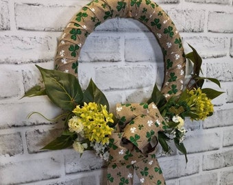 Front door green shamrock wreath, St Patrick's Day wreath, green wall decor, burlap wrapped shamrock wreath, St Patrick's door wreath