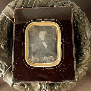 Große antike schwarze Daguerreotypie mit Rahmen