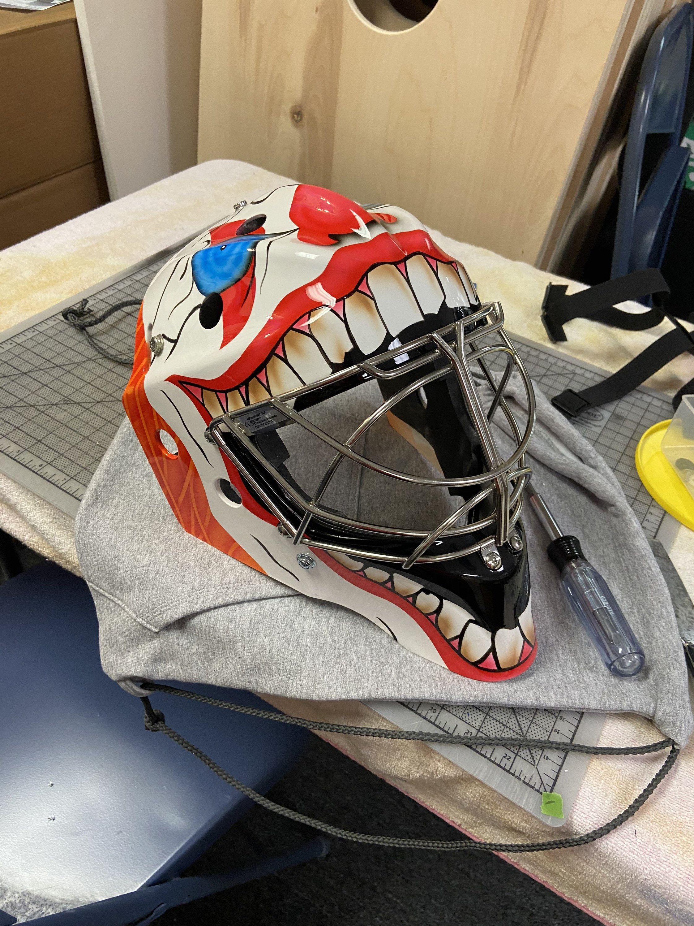 Custom Painted Goalie Mask: Danbury Trashers – Goalie Mask Collector
