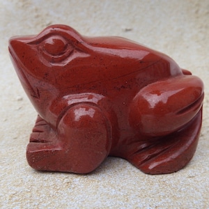Red Jasper Frog Hand Carved / Stone Carving / Gift for Her / Gift for Him / Stone Carving/ Carved Frog / Frog Sculpture