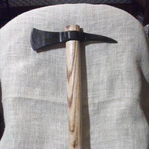 handsmidd spiktomahawk med hickoryskaft, handgjord tomahawk, specialbyggd tomahawk, OOAK, boardingyxa, tillverkad i USA, 4140 stål