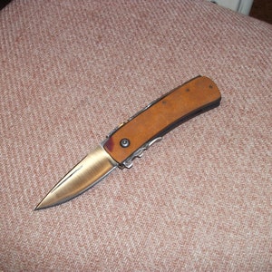 Couteau pliant unique à verrouillage arrière, poignées en micarta en papier personnalisé, lame satinée, acier à haute teneur en carbone, unique, déclencheur à came spécial