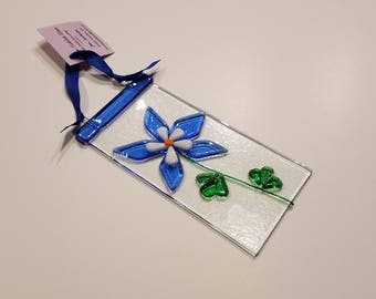 Colorado columbine suncatcher, gift for teachers, gift for mothers day, gift for neighbors, for the patio, pretty flowers, fused glass