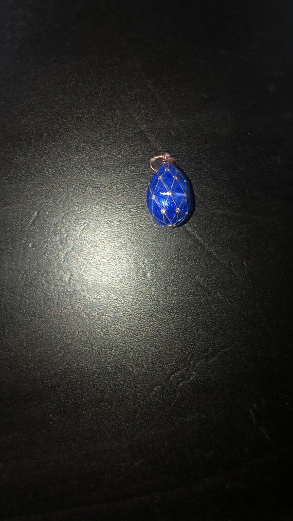 Antique Fabergé Royal Blue egg pendant in diamond… - image 3