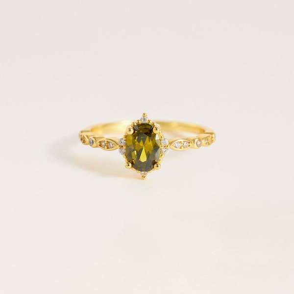 Ocean Rim Peridot Ring, Oval Emerald Band Ring, Emerald Green Jewelry, Birthstone Rings, Dainty Diamond Jewelry, Wedding Band Ring, J117