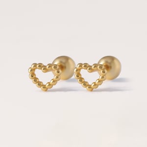 18g Cut-out Heart Stud, Conch Piercing Gold, Tiny Helix Stud Earring, Little Beads Lobe Earring in Sterling Silver, Simple Heart Tragus Stud