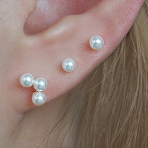 18G Pearl Cluster Stud Earrings, Conch Earrings, Natural Pearl Earrings, Bridal Gifts, Cartilage Stud, Helix Earring, Screw Back, Tragus image 3