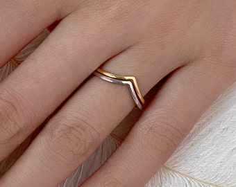 V ring, Chevron ring, V ring, Rotating V-shaped ring, Modern ring, gold simple ring, Pointed ring, Large arrow ring, stacking ring, dainty