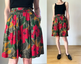 1990s vintage olive rayon floral leaf print pleated shorts 90s ultra high waist shorts XS 24 W