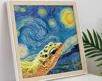 以下が含まれることがあります： フィンセント・ヴァン・ゴッホのスタイルで描かれた、星が輝く夜の空を背景にした黄色とオレンジのヤモリ。ヤモリは口を少し開けて空を見上げています。空は黄色い星と三日月のある渦巻く青色です。