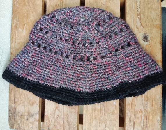 Vintage Crochet Bucket Hat: Retro Acrylic Knit Fashion - Etsy display picture 3