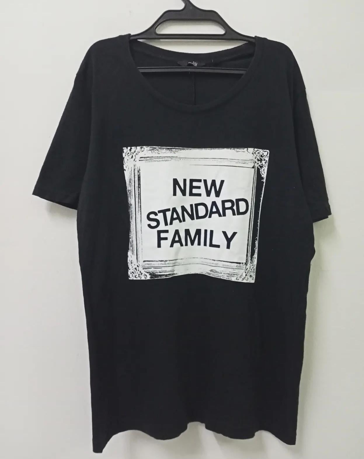 ユニクロ アンダーカバー ブラック Tシャツ、ニュースタンダード 