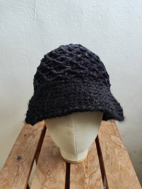 Vintage Black Crochet Bucket Hat, Retro Acrylic Sun Hat Free  display picture 1