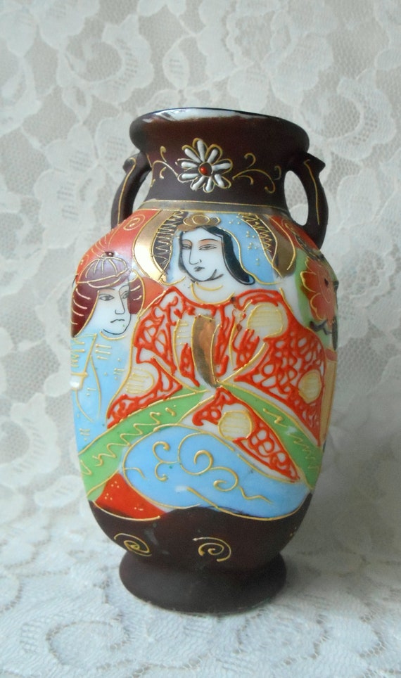 Antique Vase Satsuma Immortals Moriage Made in Japan 5" Tall 24K Gold Accents Home Decor