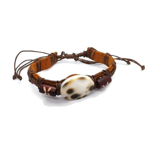 Men’s Leather bracelet, polished Shell Bracelet, Brown Colour Adjustable size, Leather wristband, Boho Chic Leather Jewelry, Tribal Bracelet